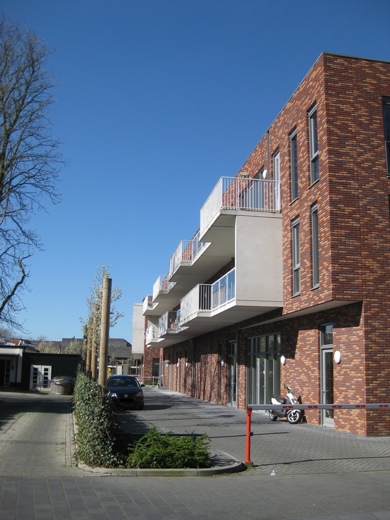 Burgemeester Bramerstraat 105