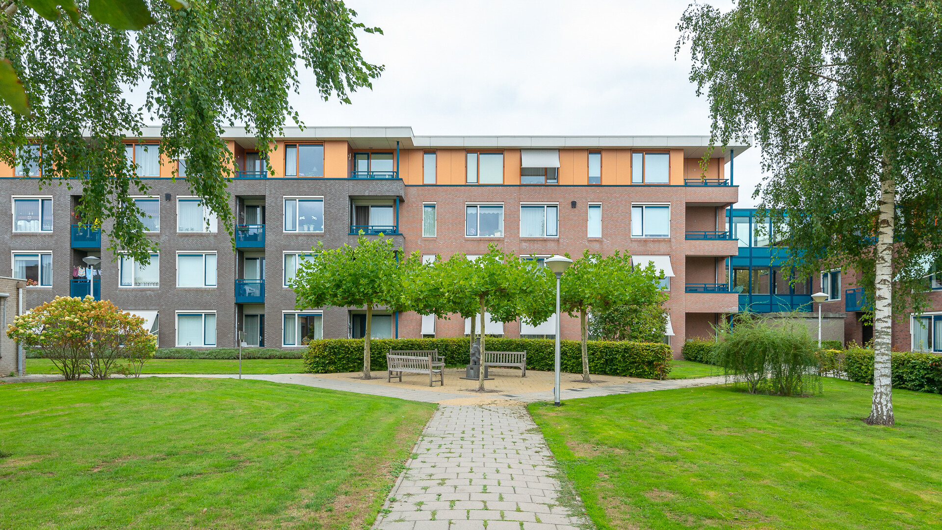 Den Heuvel 12
