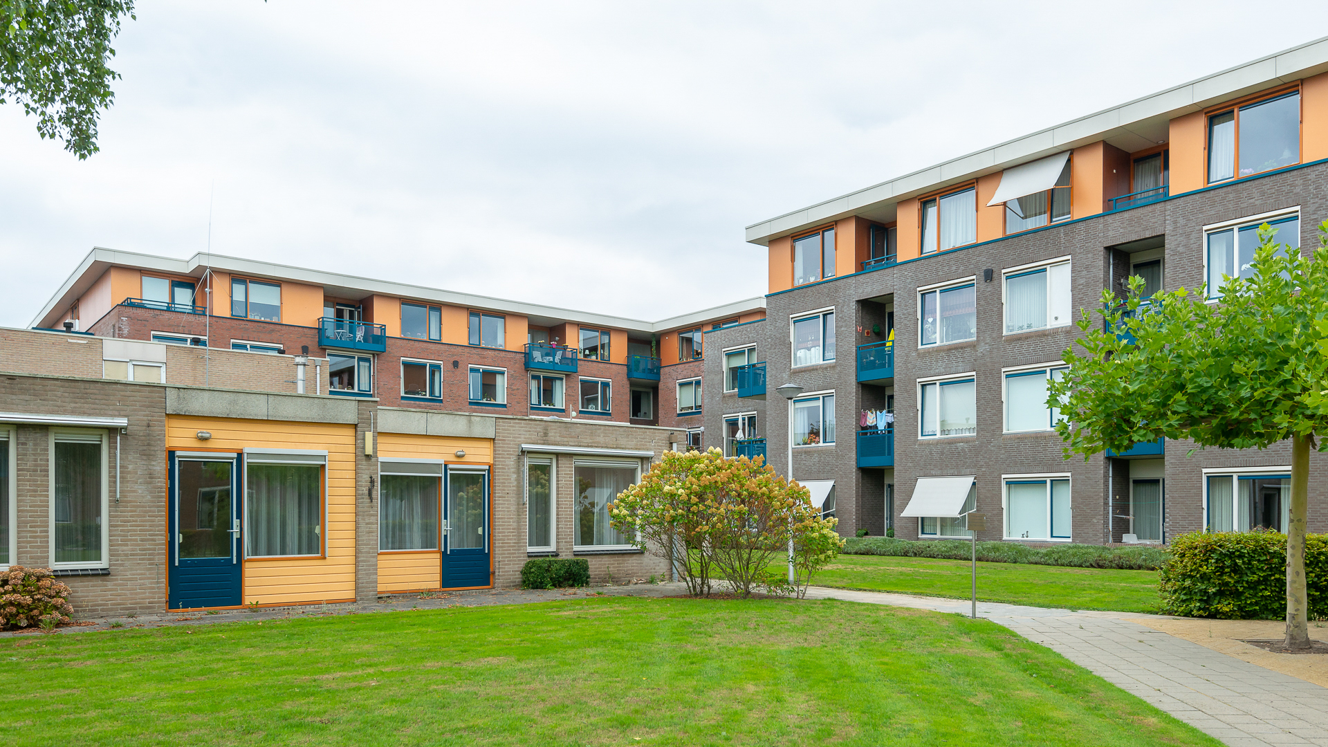 Den Heuvel 15